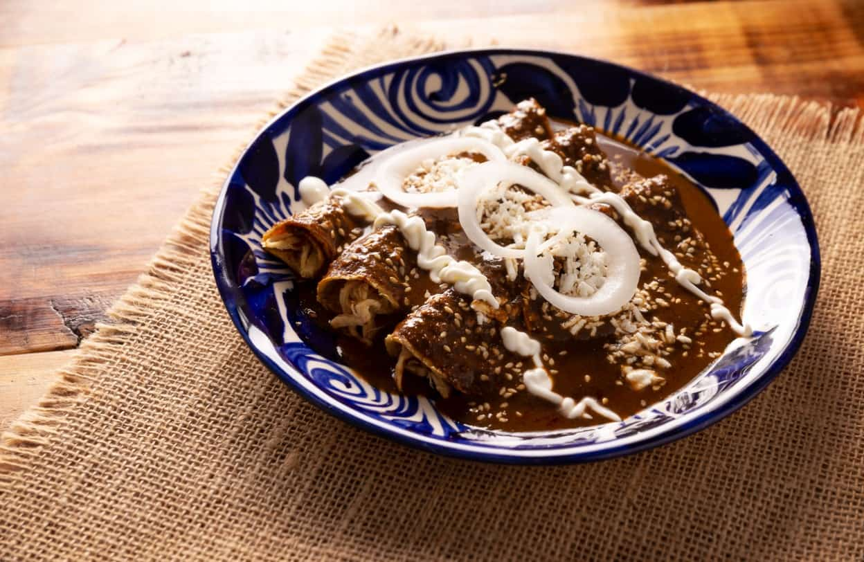 “cómo Hacer Enchiladas De Mole Receta Fácil Paso A Paso”